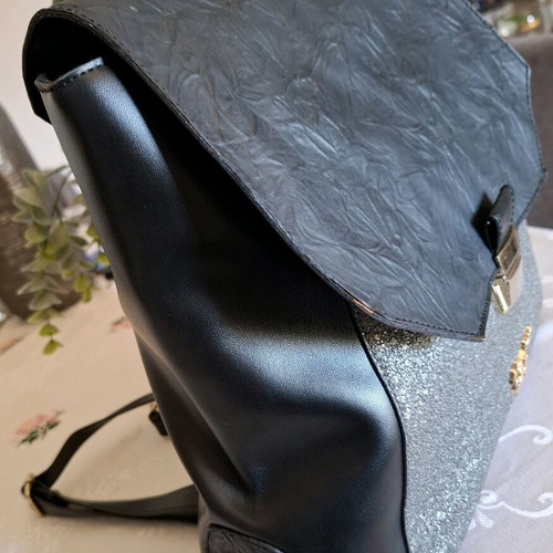 Elizabeth George women's leather backpack like new, black and gray