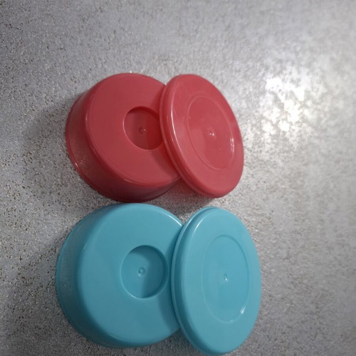 Small round plastic containers set of 2 used, 7cm