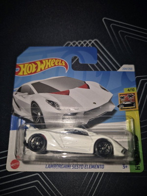 Hot Wheels Lamborghini Sesto Elemento like new
