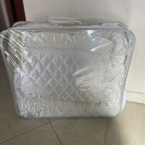 Satin bridal quilt like new