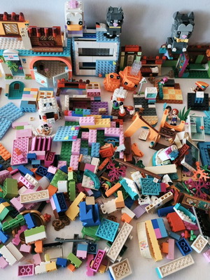 Lego Friends Disney City και άλλα σετ μεταχειρισμένα με τάπερ 2,5 κιλά