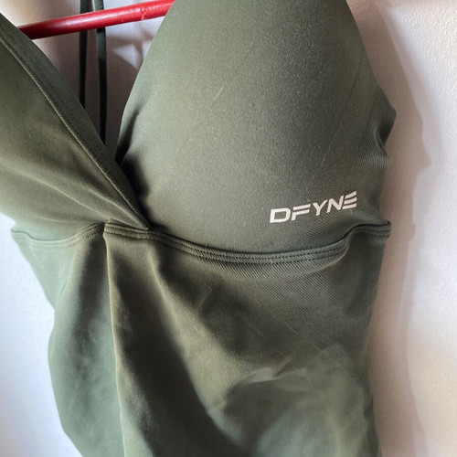 Dfyne sports top, green, size S