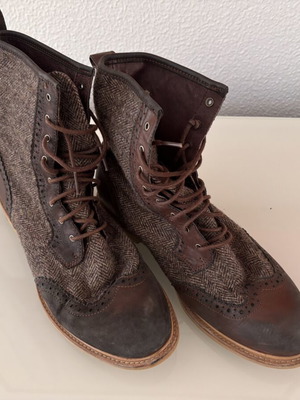 Ugg Gold Kioni boots like new, size 38, tweed and leather