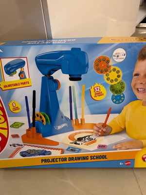 Hot Wheels projector drawing set like new