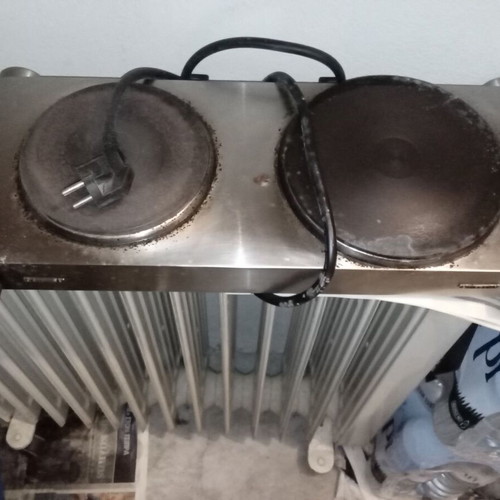 Student equipment: For sale a standalone kitchen unit with two large burners.