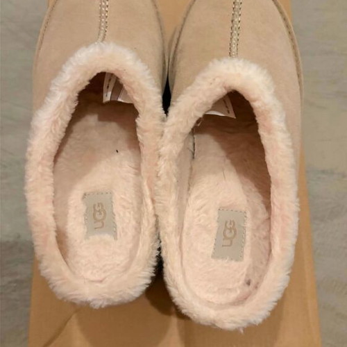 Ugg shoes new, size 39, beige