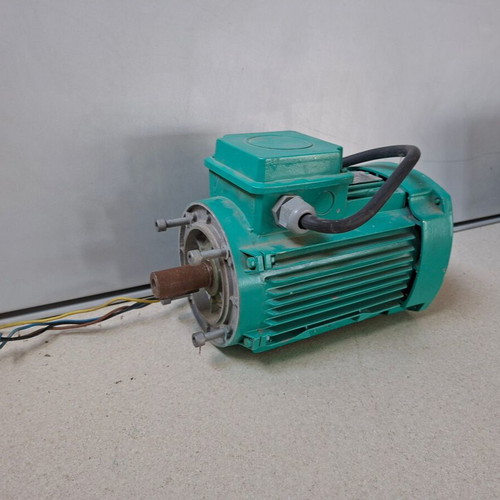 Three-phase electric motor MOT3-QU FC 90S2A-42 H 1.85kW like new