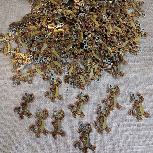 Baptism favors new, pack of 164 metal tiger charms 6 cm