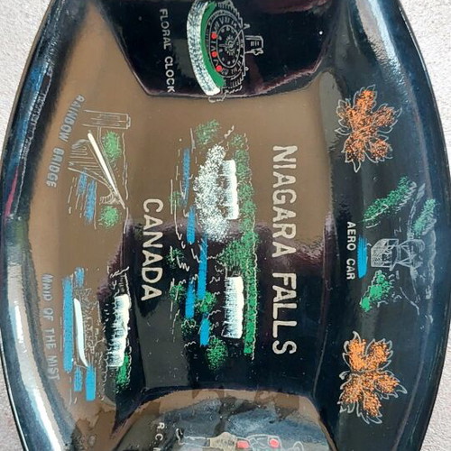 Decorative item from Canada like new, plastic