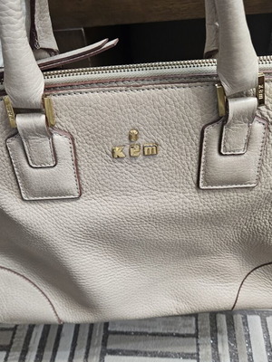 Kem leather handbag like new, beige color
