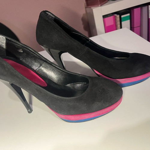Castor pumps with 3 cm platform and 12 cm heel like new