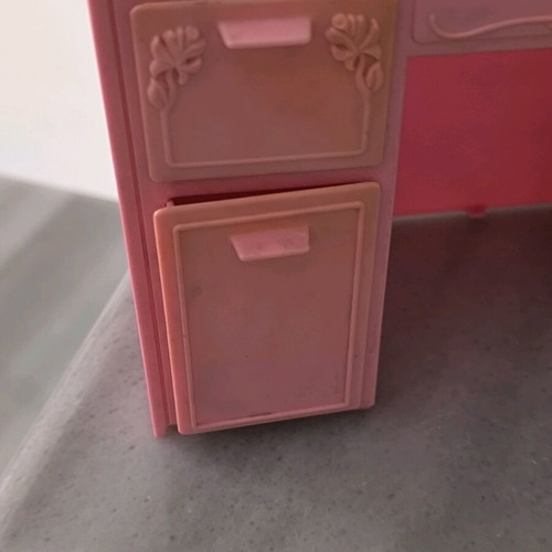 Barbie '87 vintage used vanity with mirror