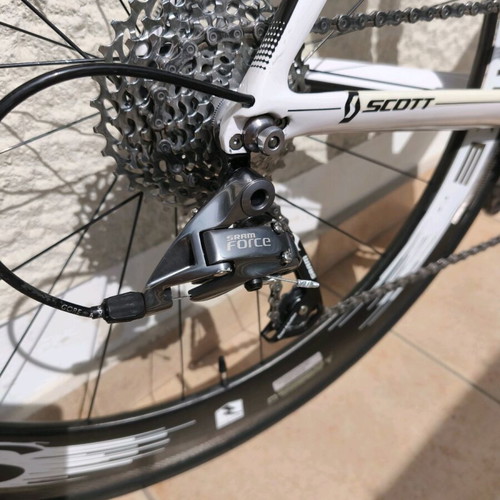 Scott Foil 10 Road Bike 2013 like new, size Small, with Shimano Dura Ace wheels