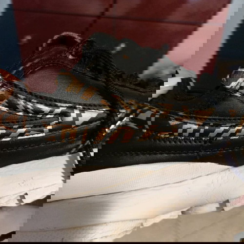 Fila γυναικεία δερμάτινα παπούτσια μεταχειρισμένα Νο 38 μαύρα με μπρονζέ σχέδιο