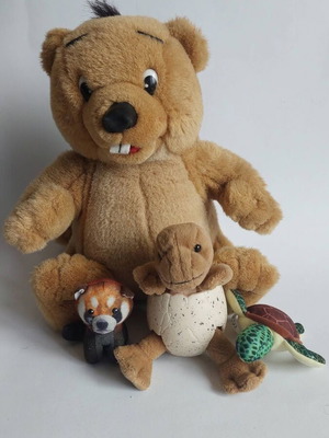 Plush toys like new, set of all shown