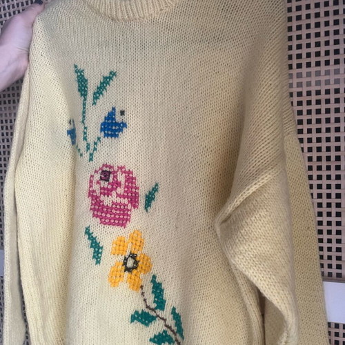 Vintage wool sweater yellow with embroidered design new