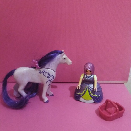 Playmobil 6167 Princess Viola with horse figure
