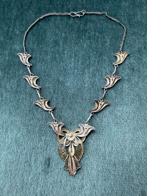 Silver filigree necklace 7808 like new