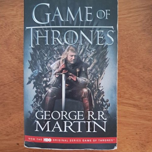 A Song of Ice and Fire - A Game of Thrones softcover, like new