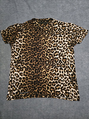 Twin Black short-sleeve T-shirt like new with leopard print size M