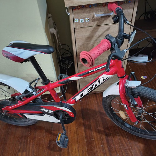 Ideal V-Track 18 Inch Children's Bicycle used, red