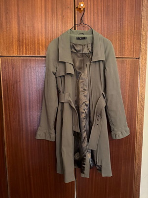 Raxevksy trench coat new