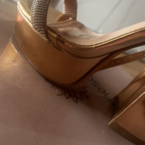 Franchesca Moretti sandals size 36 used, rose gold