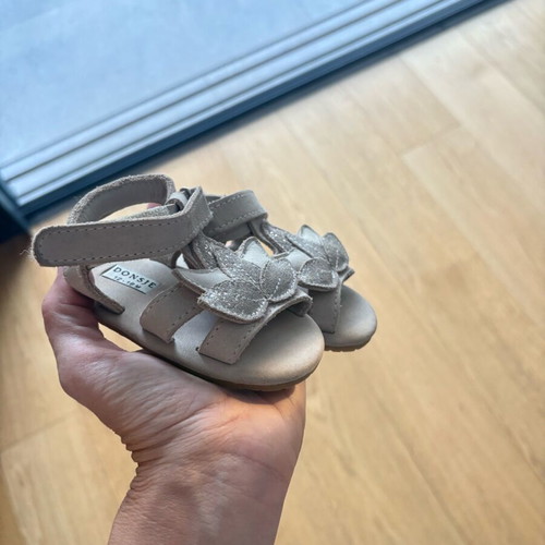 Donsje sandals like new, suede with velcro, size 12-18 months