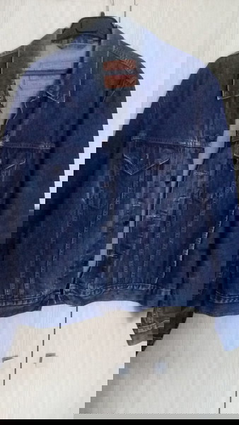 LEVI STRAUSS