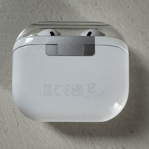 Samsung Galaxy Buds 3 wireless earbuds like new with charging case and box