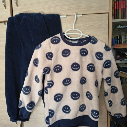 Galaxy boys' pajamas size 5 like new, blue and beige
