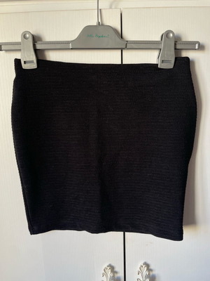 Zara elastic mini skirt used, size Small
