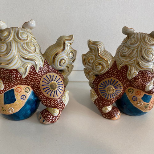 Japanese Foo Dogs porcelain pair like new, vintage decorative
