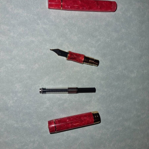JinHao Century pen with medium nib and arrow clip, like new