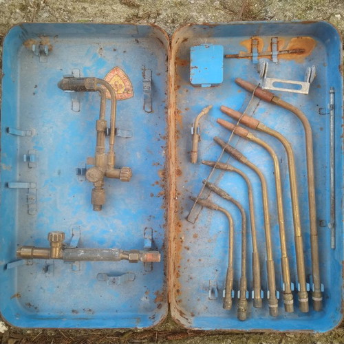 Oxygen cutting and welding kit used with 7 different nozzles