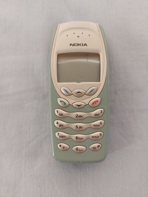 Nokia 3410 phone for parts or collectors