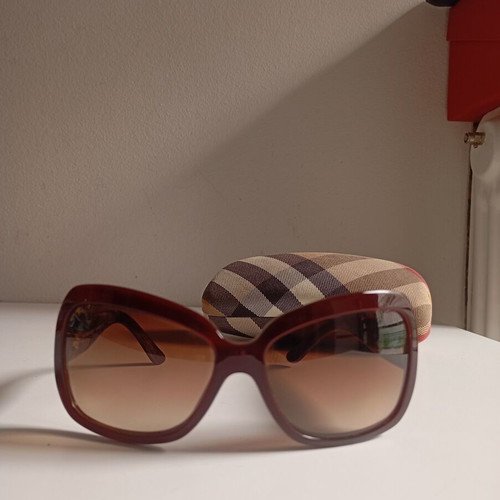 Burberry women's sunglasses like new, burgundy brown