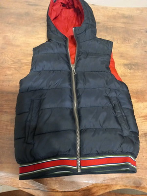 Sleeveless vest like new, reversible for 104 cm, 4 years old