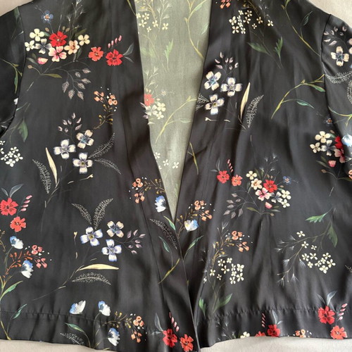 Satin Blue Floral Kimono Stradivarius Like New Size M