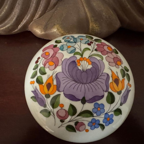 Vintage porcelain fondue pot from Hungary hand-painted, like new