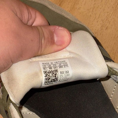Adidas sneakers size 44, like new, khaki and black