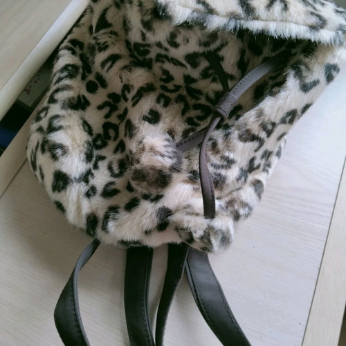 Leopard print backpack like new, beige and brown