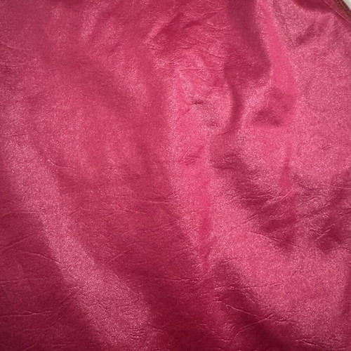 Blouse fuchsia color with shiny finish like new, size M