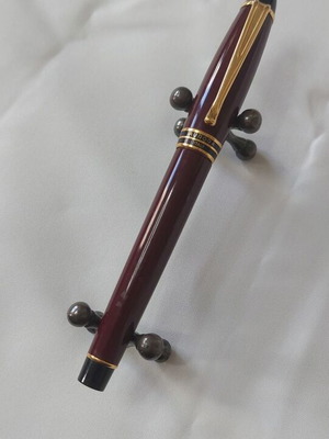 Aurora Ipsilon pen burgundy used