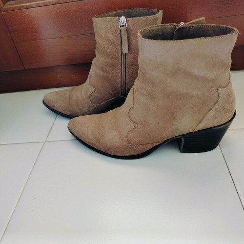 Leather cowboy boots Pull & Bear size 39 like new, beige