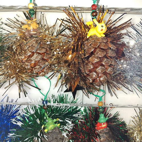Christmas pinecone ornaments new, set of 12 with unique decorations