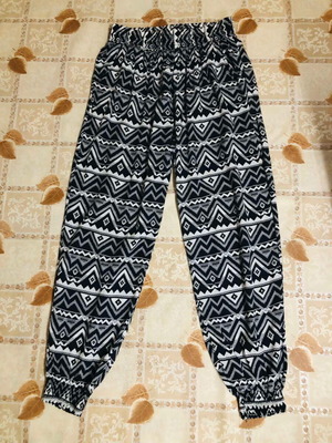 Pants like new, size M, black and white cotton