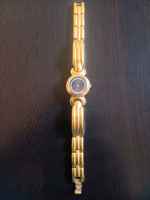 Clyda watch used with gold plating and zircon