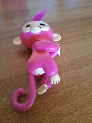 Animal figure used, battery function unknown