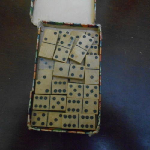 2 pocket games puzzle and dice used, size 13x8 and 6.50x6.50cm